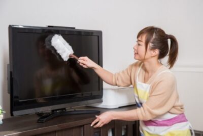 テレビが勝手に消える原因・ほこりや内部の故障